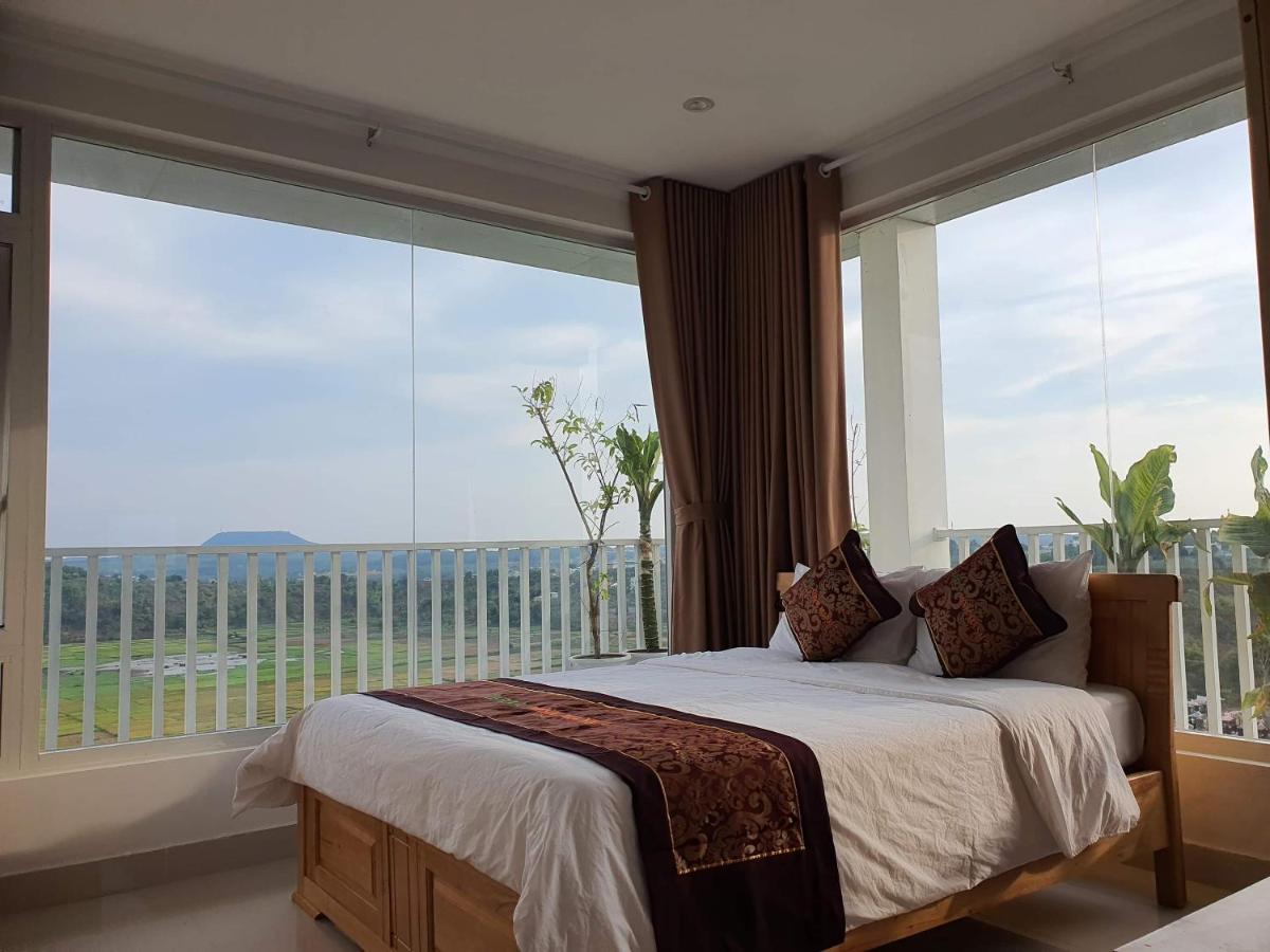 Minh Manh Hotel 2 Плейку Экстерьер фото