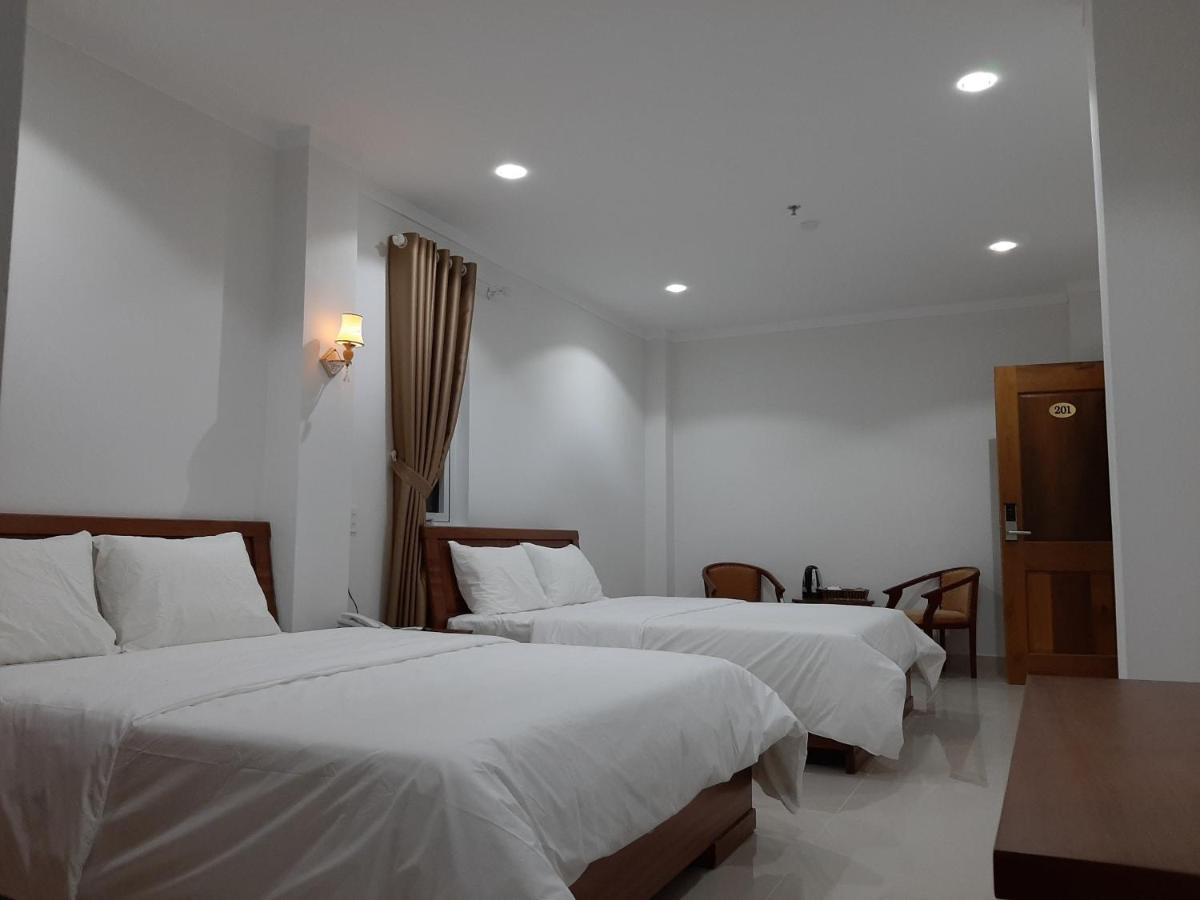 Minh Manh Hotel 2 Плейку Экстерьер фото