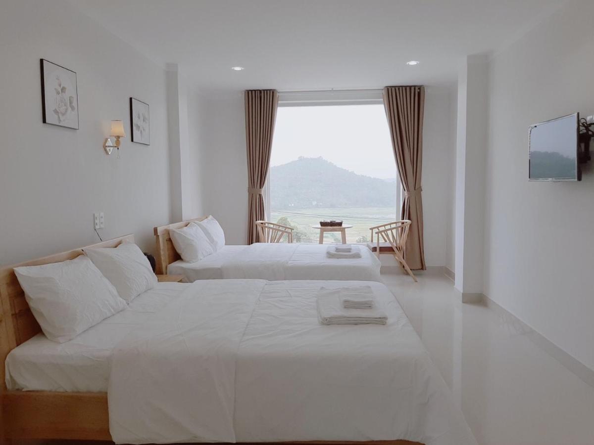 Minh Manh Hotel 2 Плейку Экстерьер фото