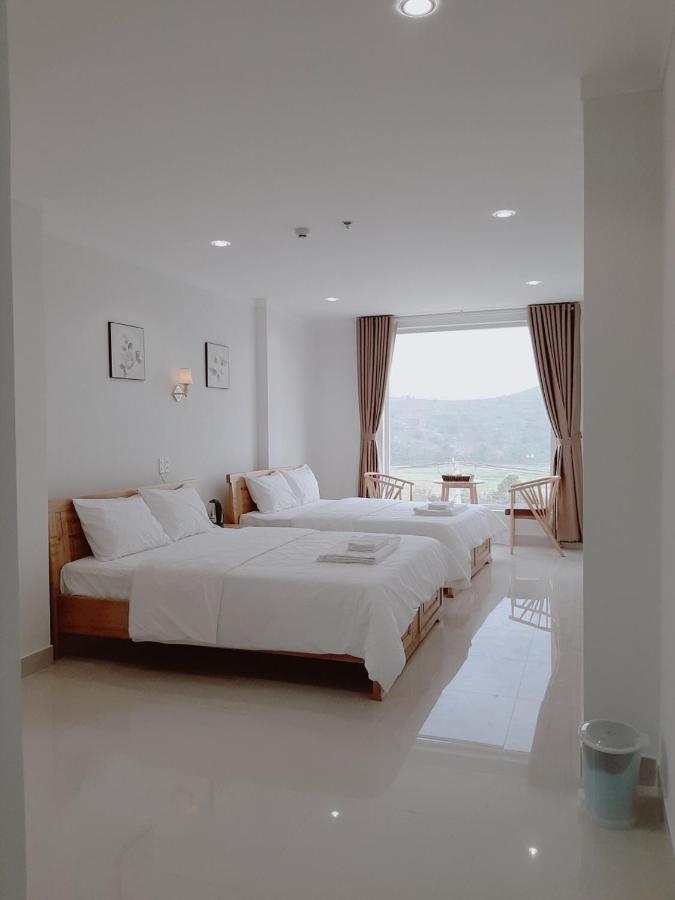 Minh Manh Hotel 2 Плейку Экстерьер фото