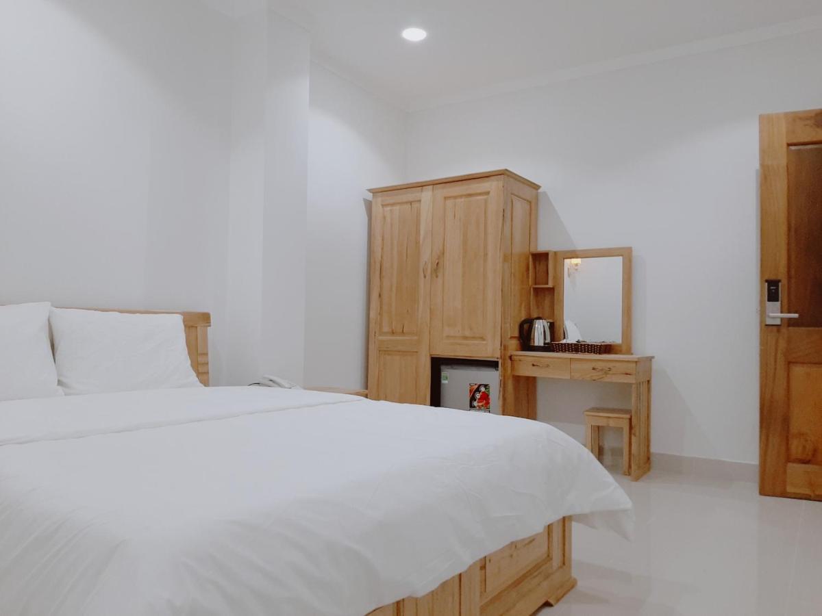 Minh Manh Hotel 2 Плейку Экстерьер фото